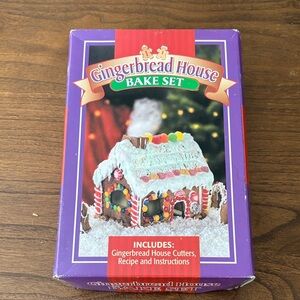Vintage Gingerbread House Bake Set 2001 With 7 Cutters and Instructions Sealed